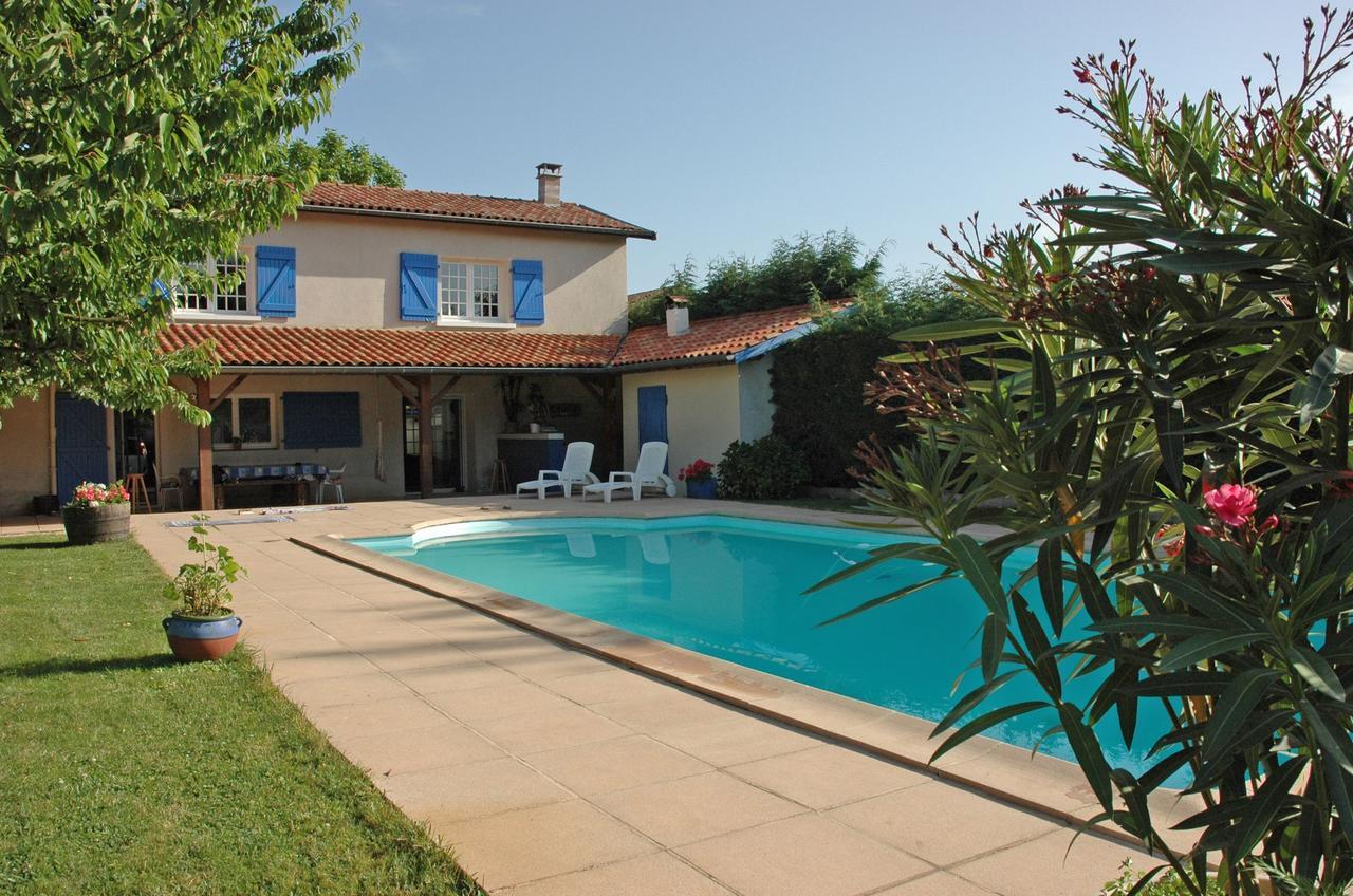Le Relais Du Grand Logis Bed & Breakfast Civrieux Exterior photo