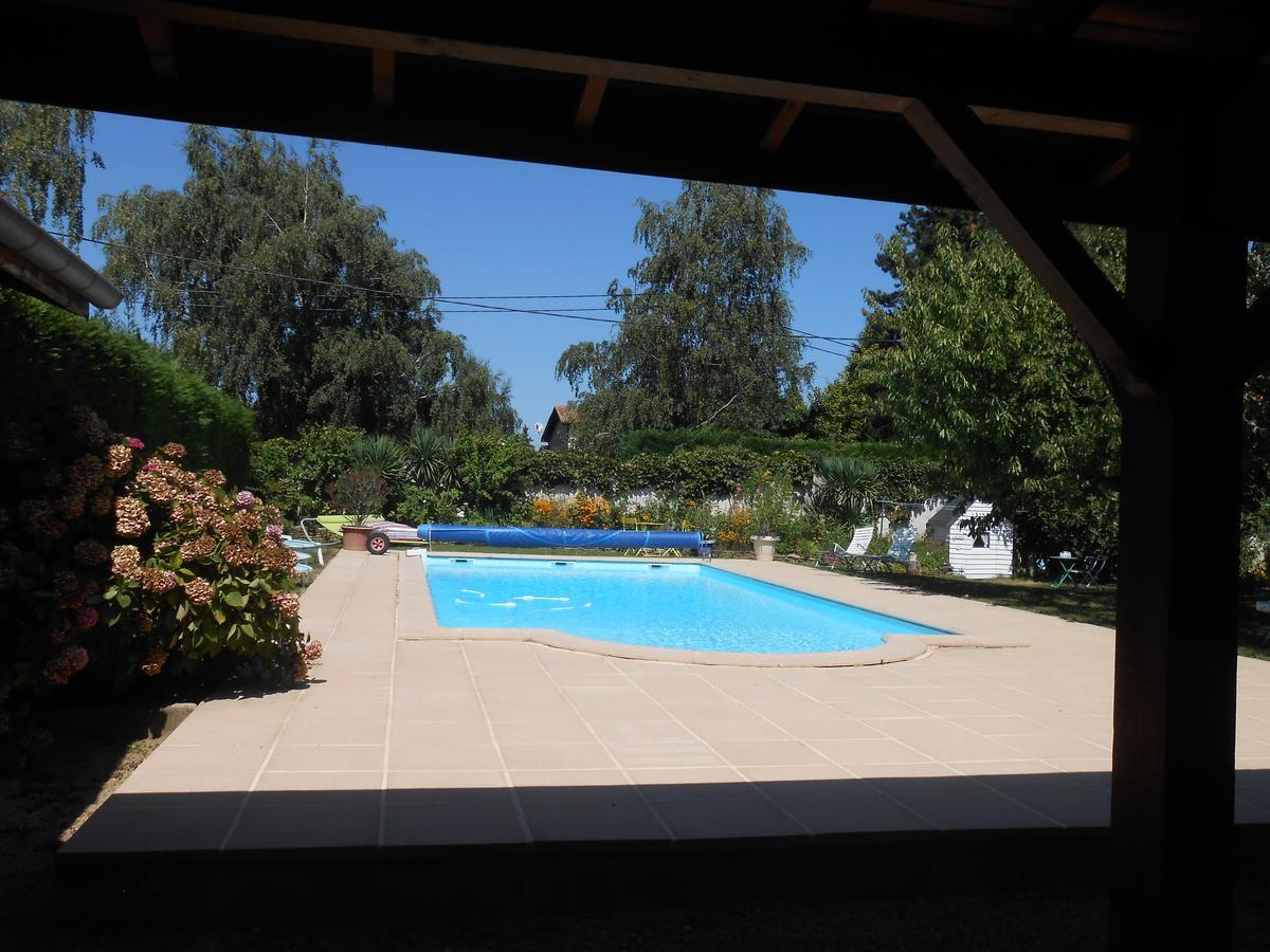 Le Relais Du Grand Logis Bed & Breakfast Civrieux Exterior photo